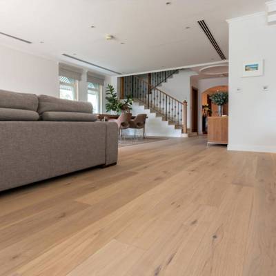 Villa in Jumeirah Park,Dubai_Swisshardwoods-Russian Oak,Single strip (1)