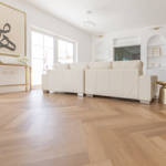 Vinyl Click Herringbone Classic Dark Oak Sofa