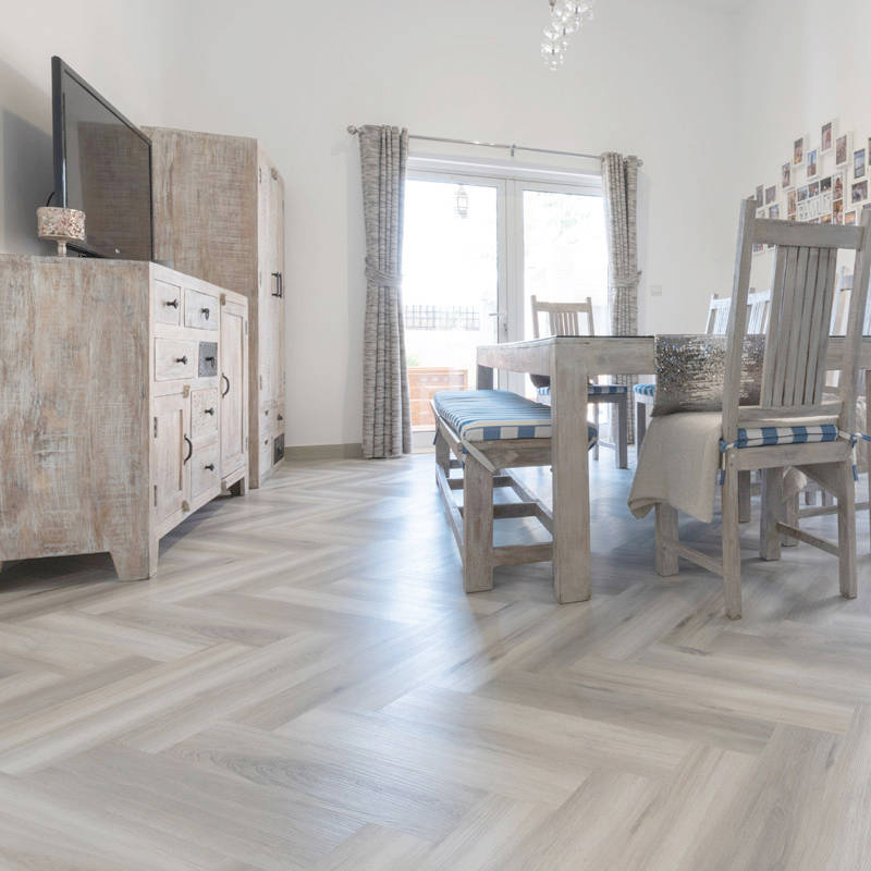 Soft Classic Oak Vinyl Click Herringbone Dining