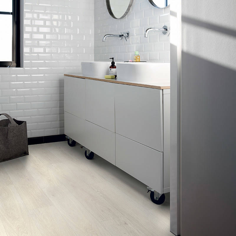 QS Pulse Sea Breeze Oak Light Washing Area Flooring